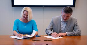 glo signing banner 1224 x 642 social 4021 2880 x 1512 OTS Offshore