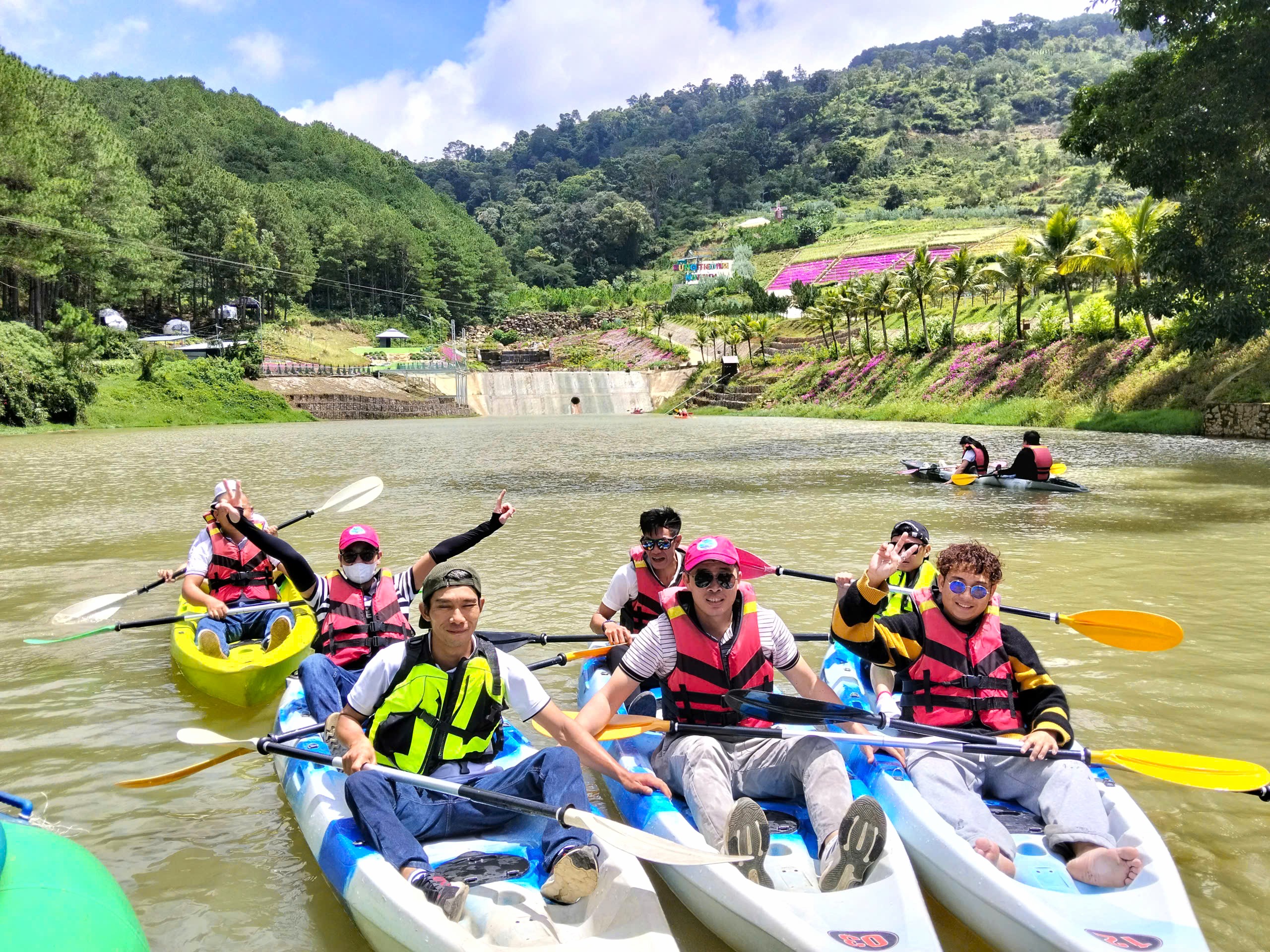 Sightseeing and recreational activities enjoyed together