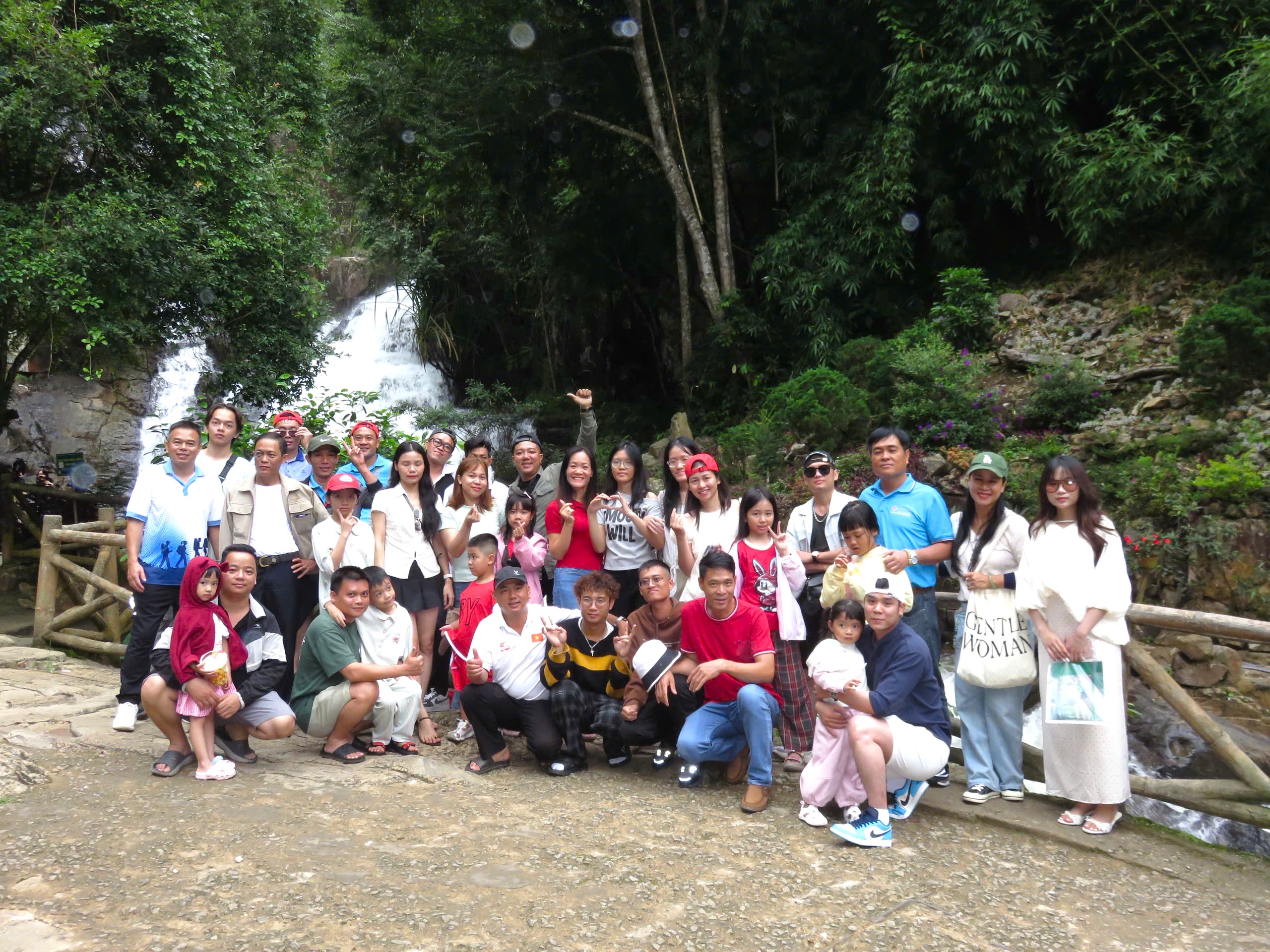 Sightseeing and recreational activities enjoyed together